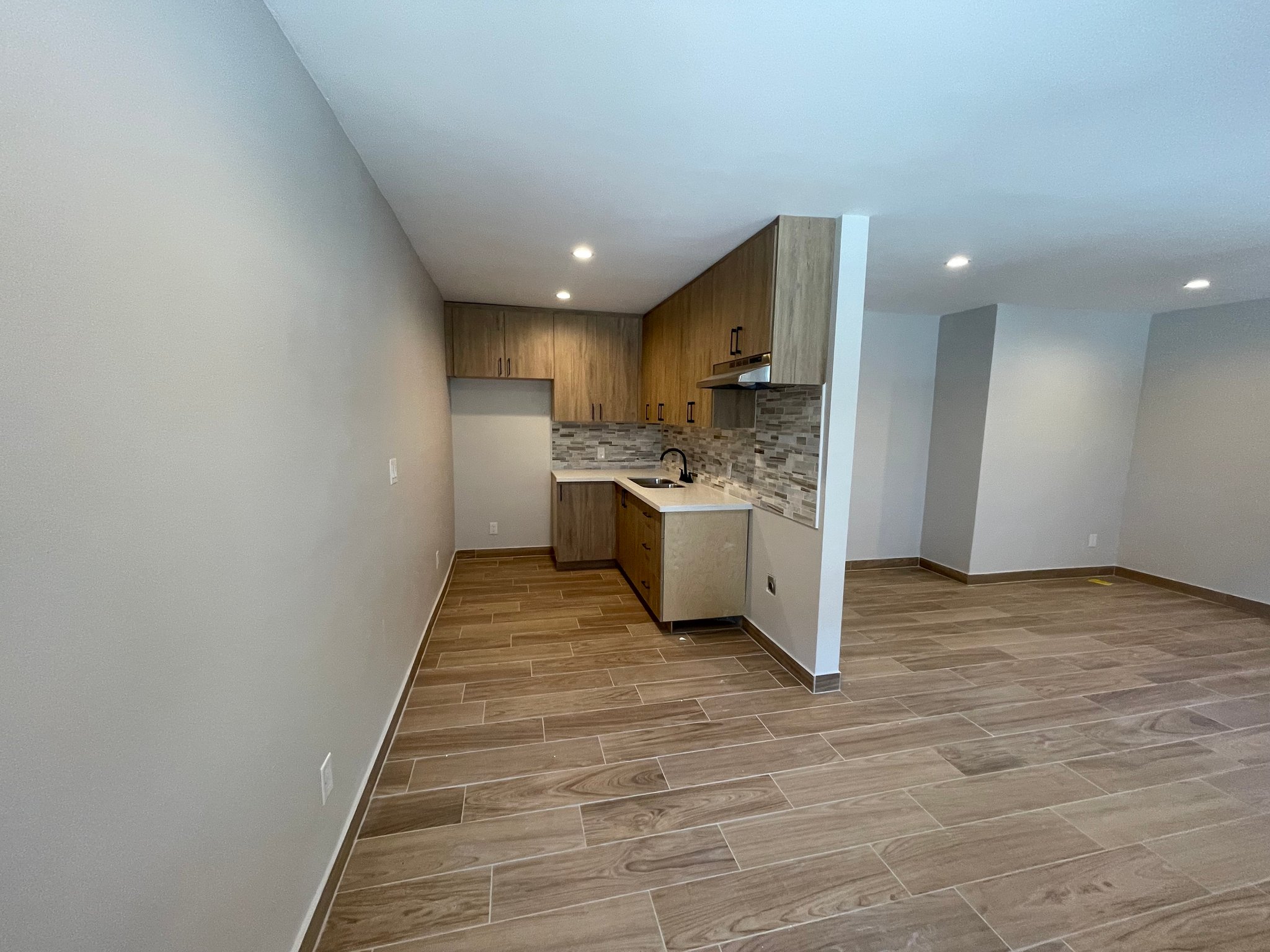 Winnetka Apartment: 20301 Cohasset St