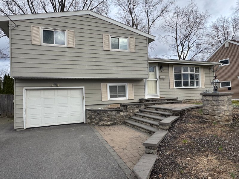 Liverpool House: 7 Limetree Ln