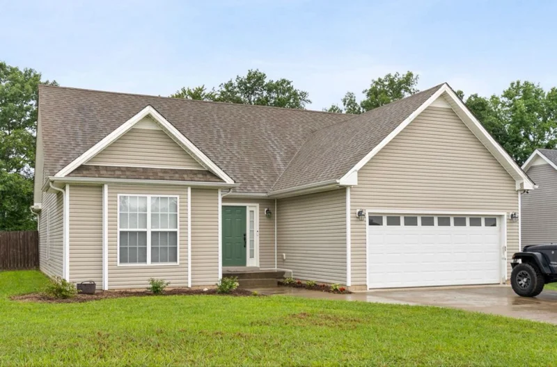 Clarksville House: 1036 Freedom Dr