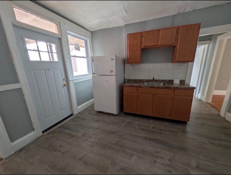 Hartford Apartment: 1069 Capitol Ave