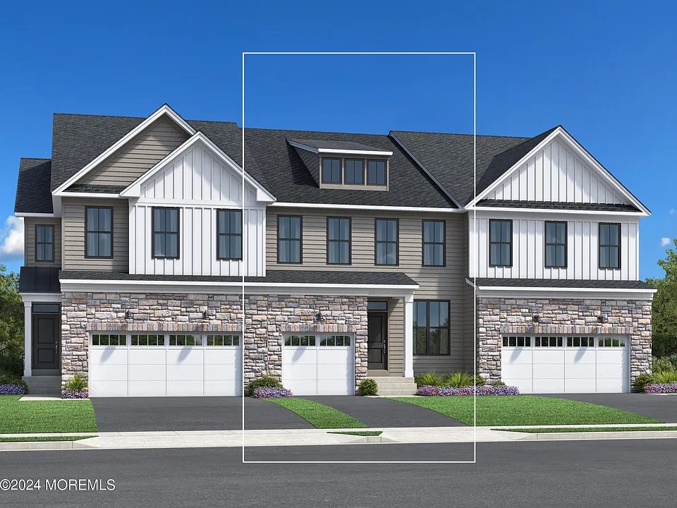 Manalapan Townhome: 11 Cloverleaf Ln