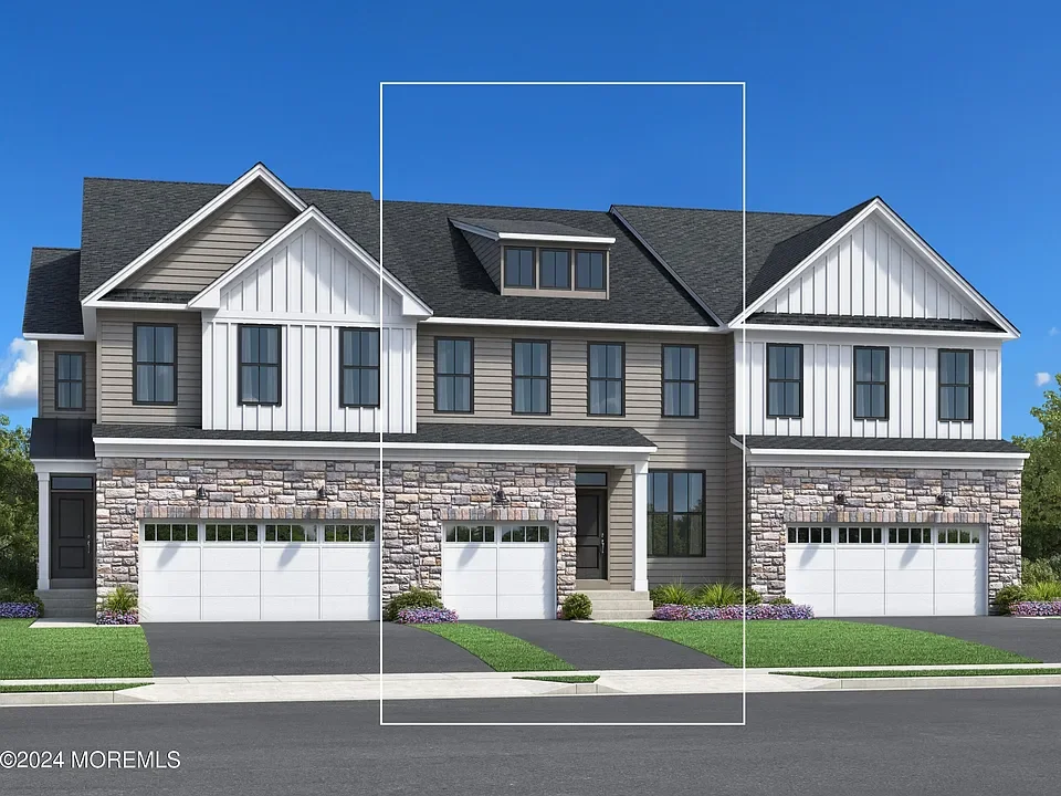 Manalapan Townhome: 11 Cloverleaf Ln