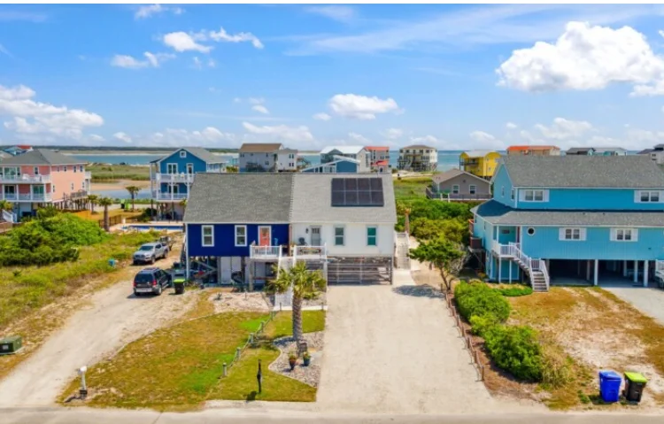 N Topsail Beach Townhome: 210 Port Dr