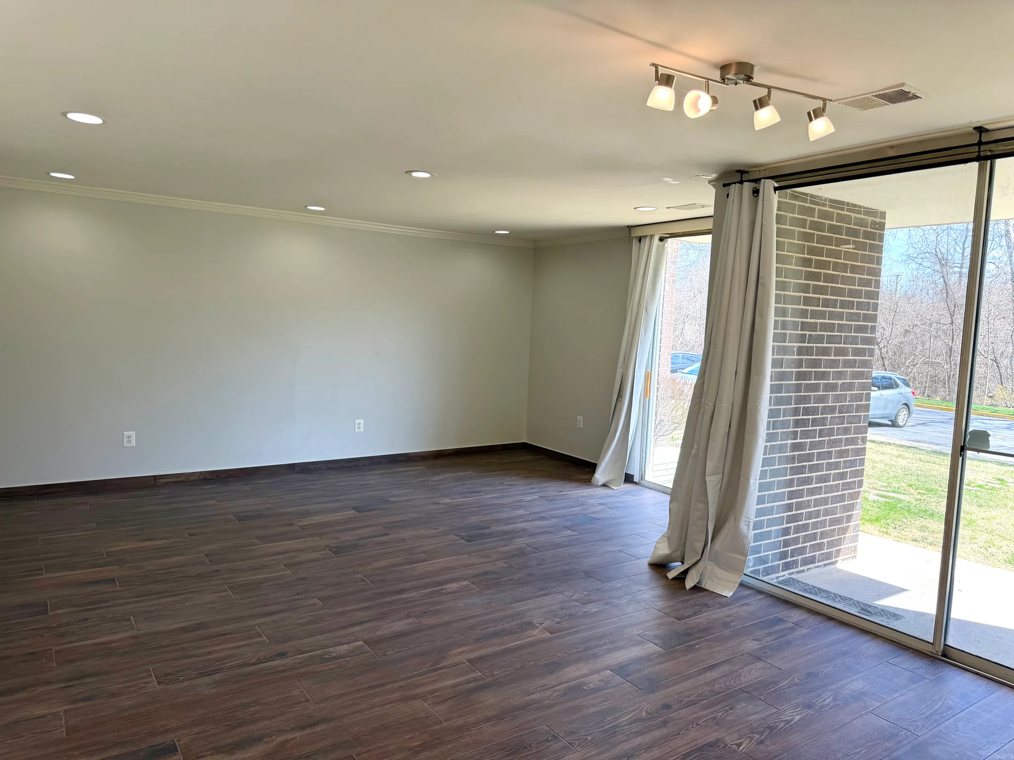 Largo Condo: 10230 Prince Place