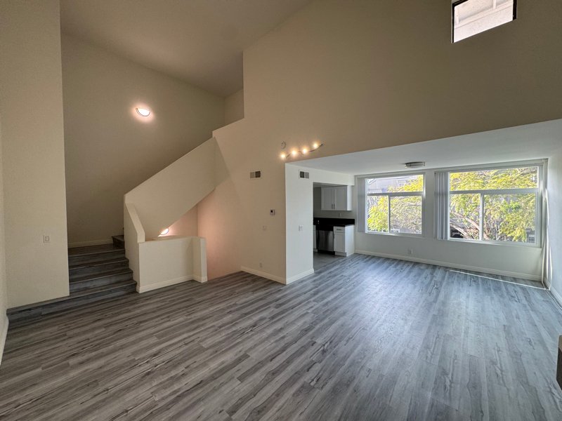 Los Angeles Apartment: 1600 S Bentley Ave