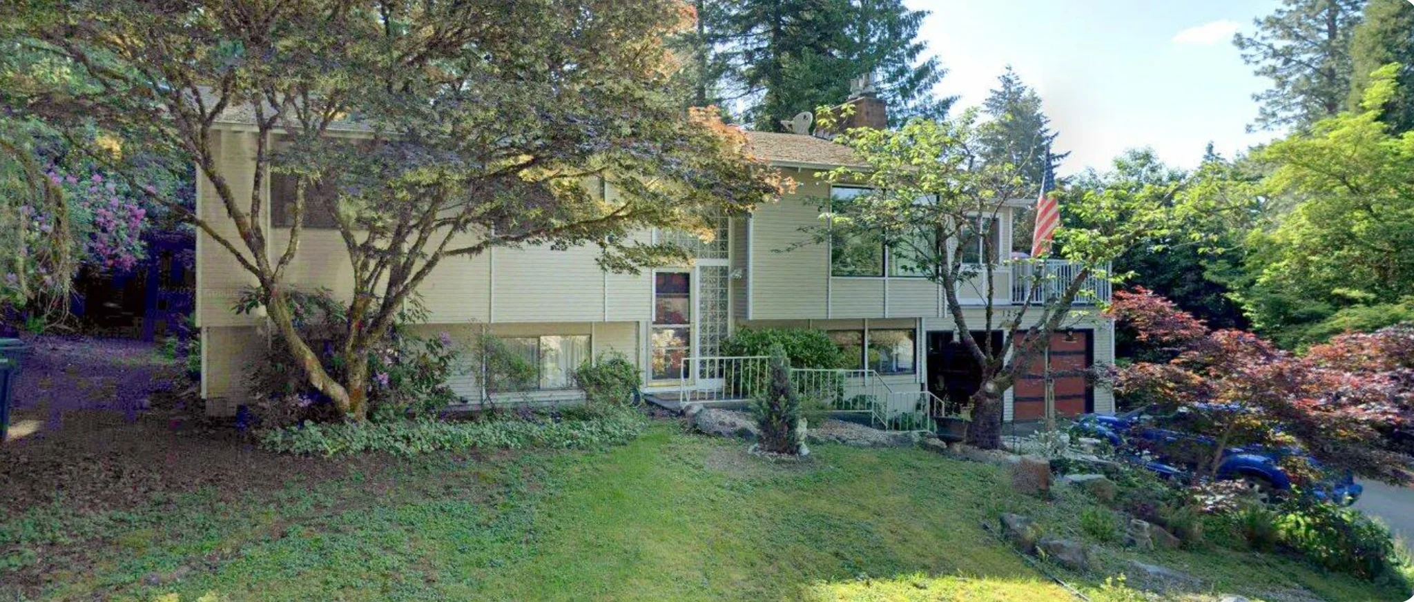 Issaquah House: 125 Aires Pl NW