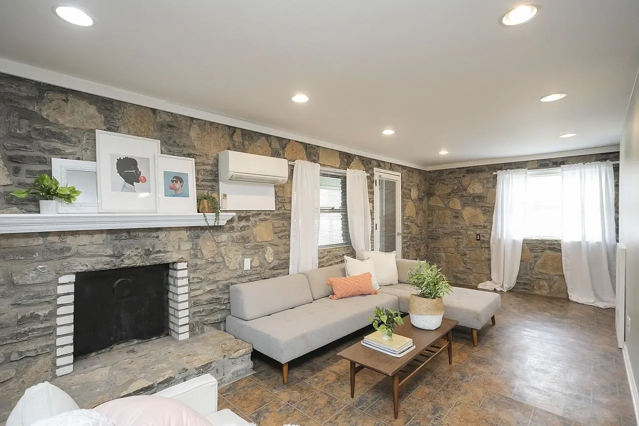 Nashville Multiplex: 327 Vivelle Ave