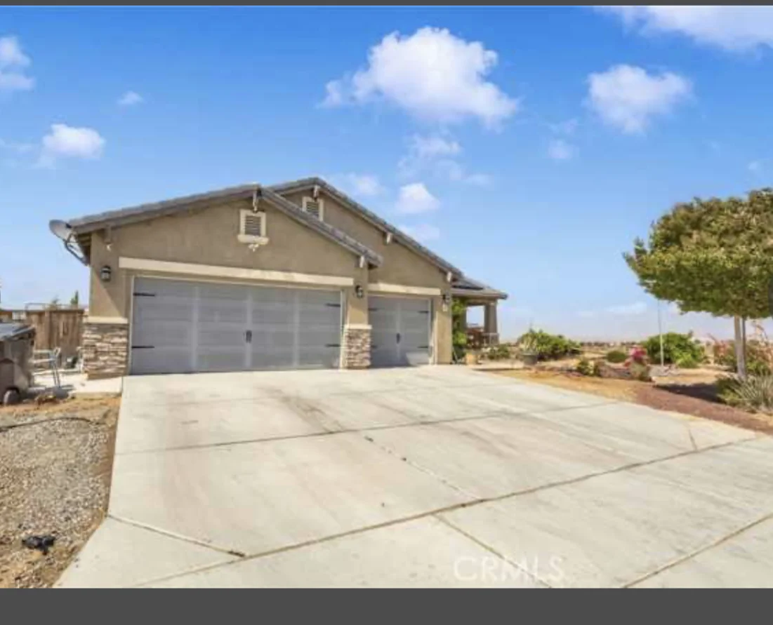 Victorville House: 13998 Old Mill Ln