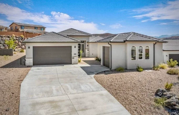 Hurricane House: 1838 W 180 N