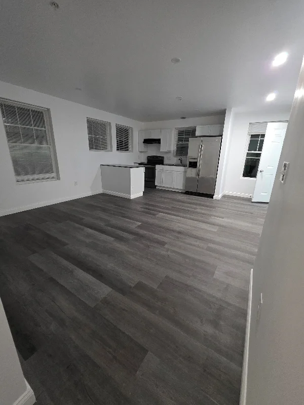 central falls Apartment: 214 cross street