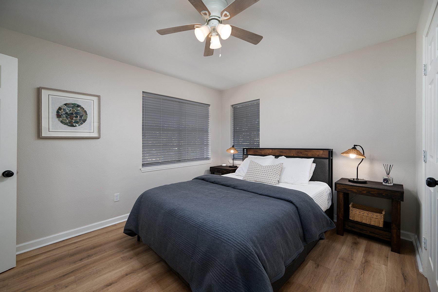 Tyler House: 1528 E Devine St