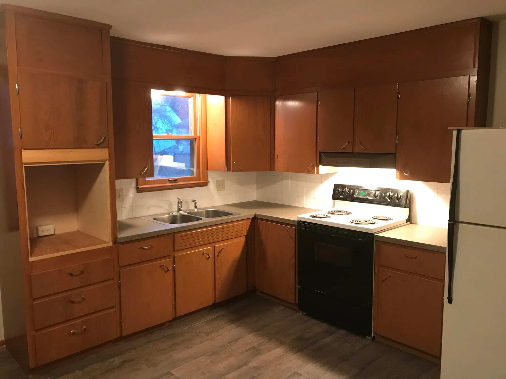 Adrian House: 611 N Kentucky