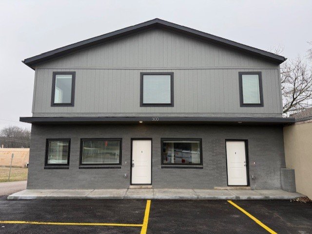 Harrisonville Townhome: 300 N Independence