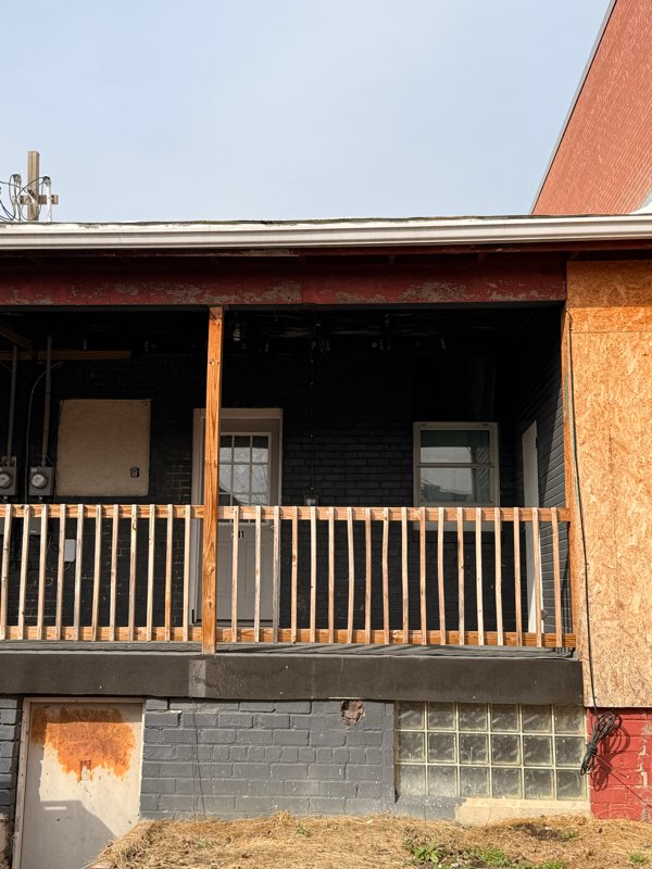 Ellwood City Apartment: 211 5th St