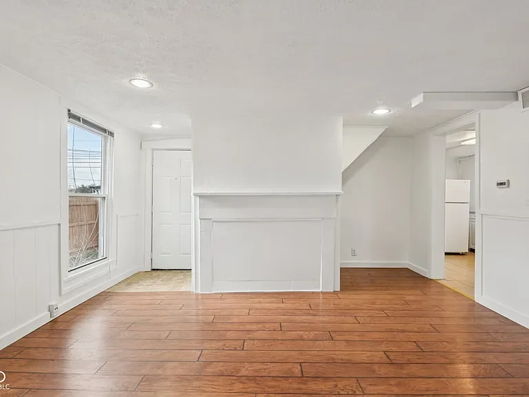 Plainfield Multiplex: 214 1/2 N Vine St