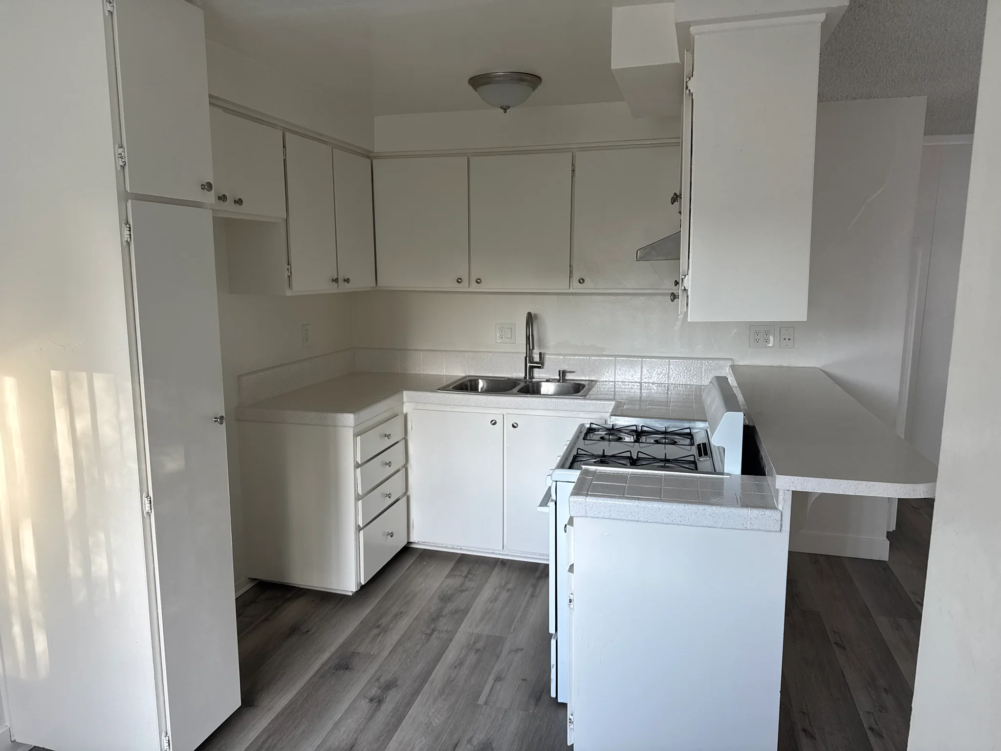 La Mirada Apartment: 8202 Ashgrove Dr