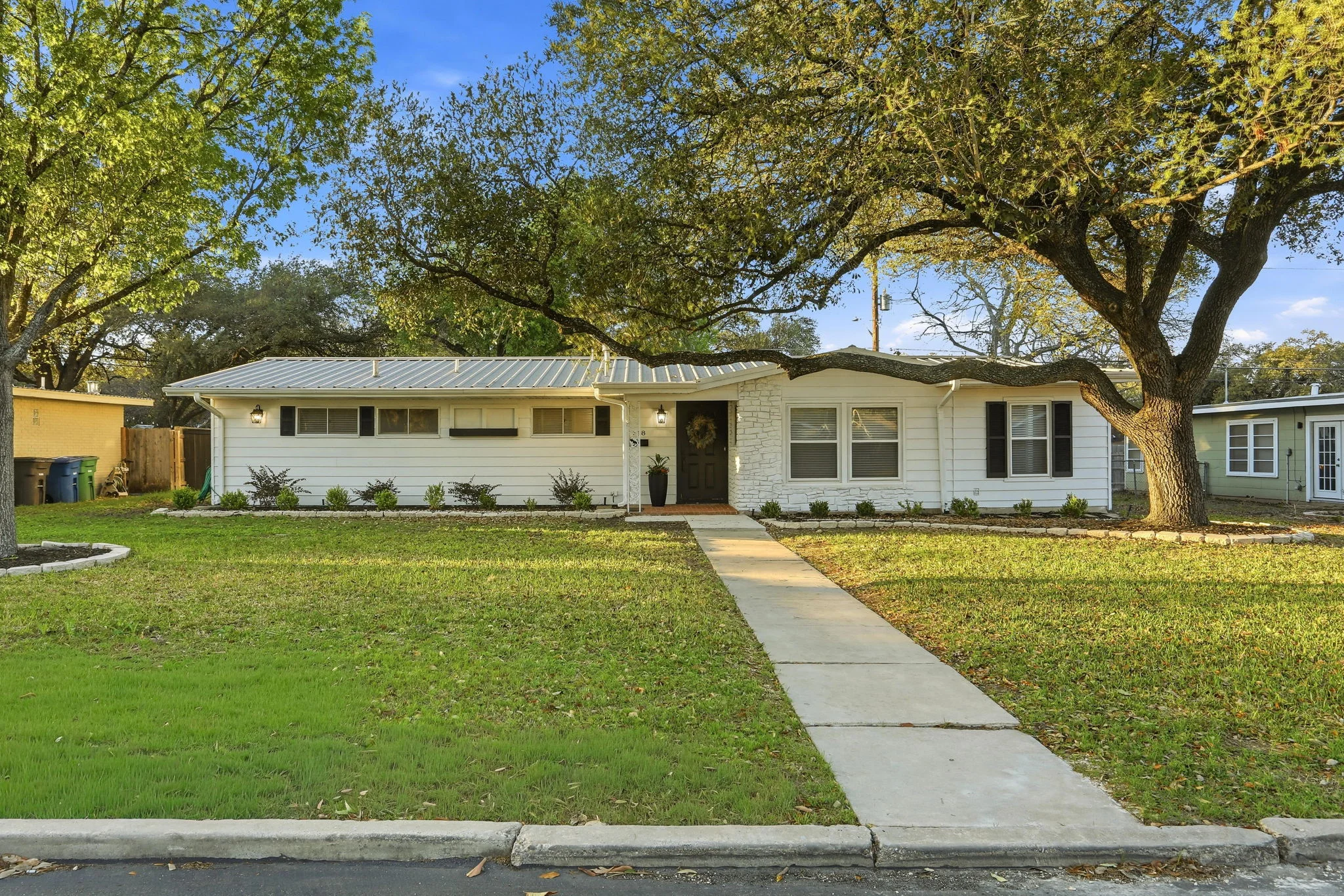 San Antonio House: 518 Brightwood Pl