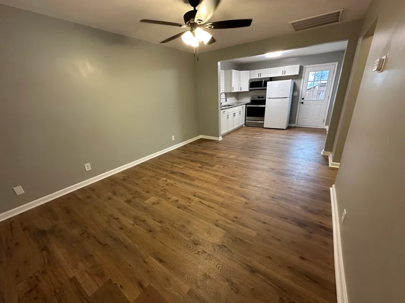 Pulaski Apartment: 123 Sam Davis Ave