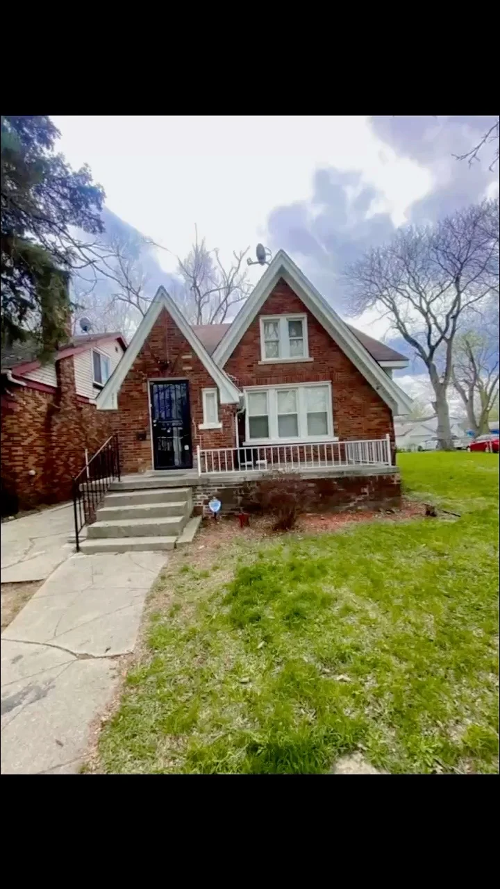 Detroit House: 9209 Pinehurst st