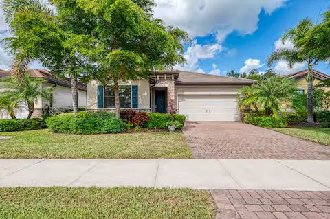 Venice House: 11976 Blazing Star Drive