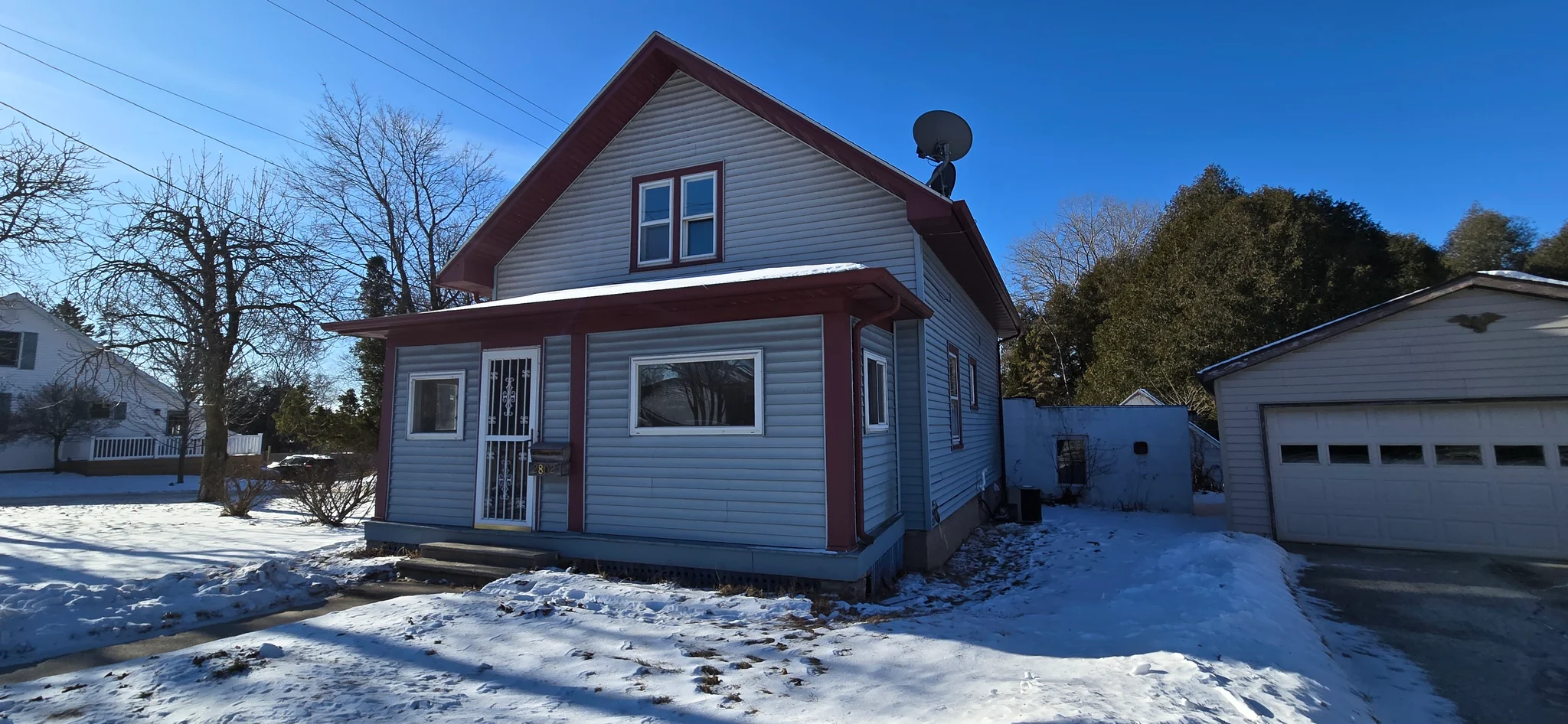 Two Rivers House: 2802 Forest Ave