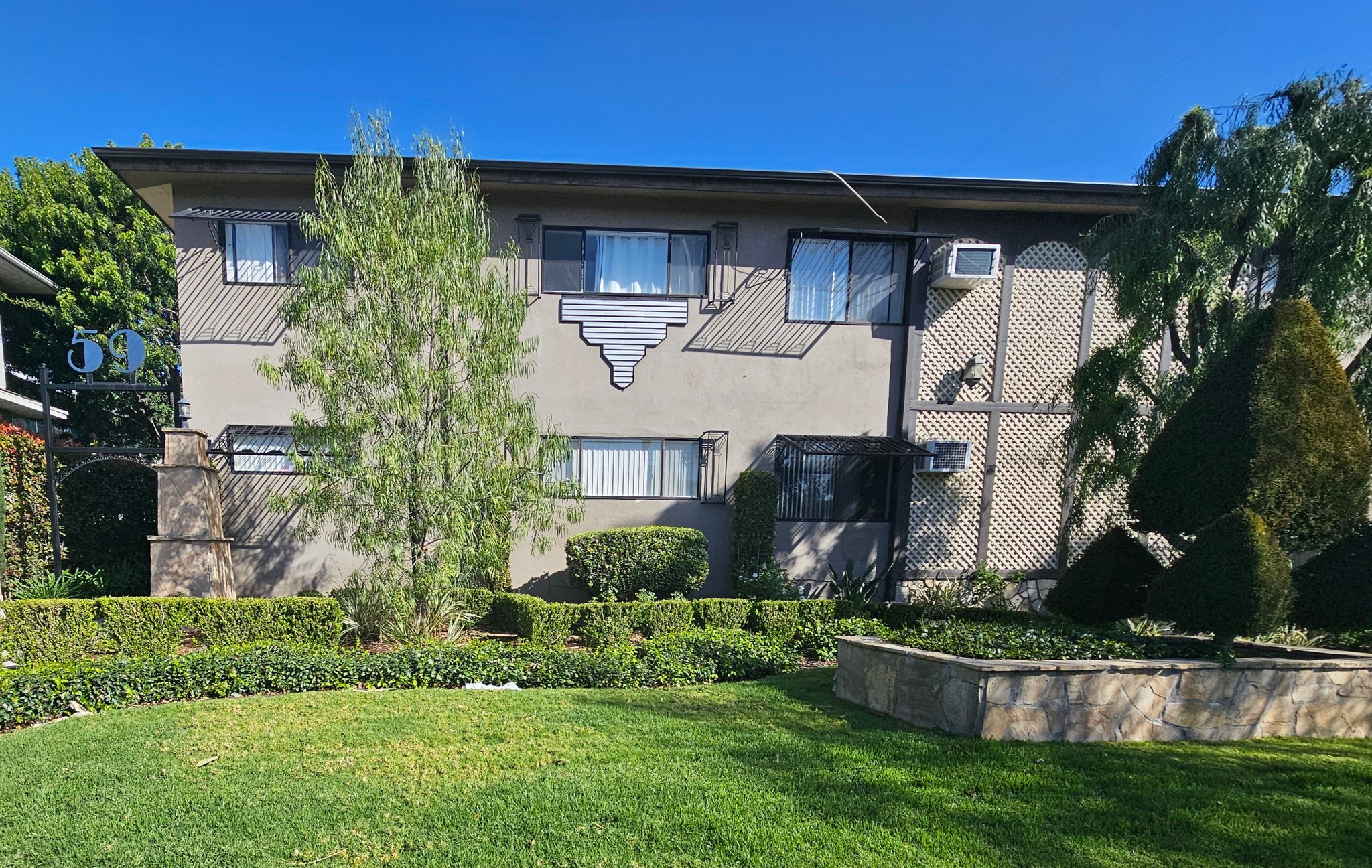 Sierra Madre Apartment: 59 Esperanza Ave