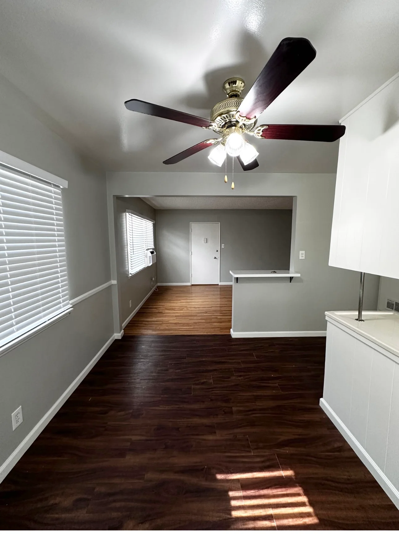 Valley Village Apartment: 4706 Vantage Ave