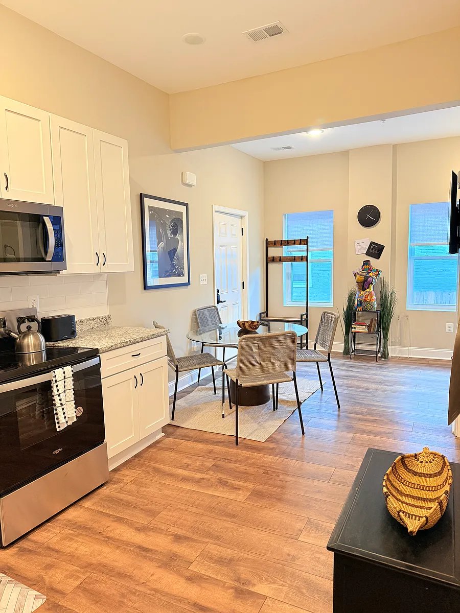 Baltimore Apartment: 3429 Chestnut Ave