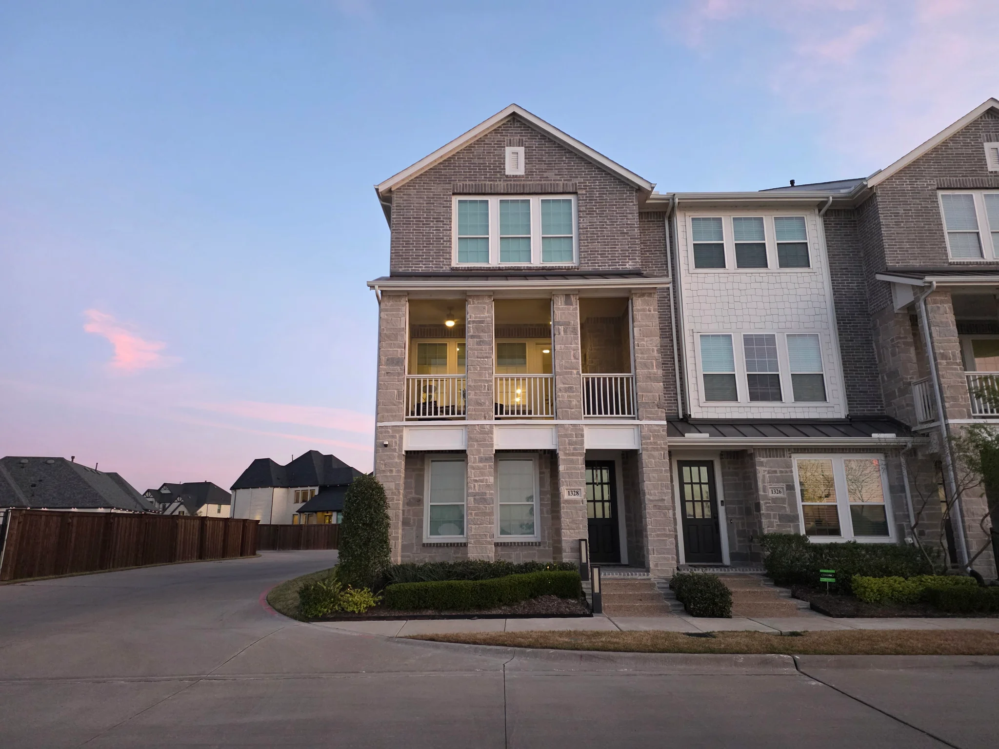 Arlington Townhome: 1328 ISLAND VISTA DR