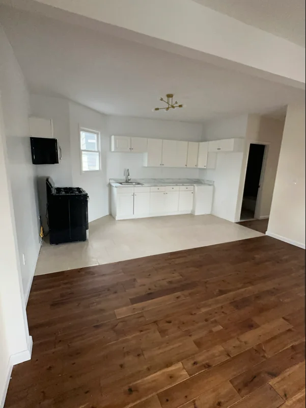 Newark Apartment: 826 S 15th St