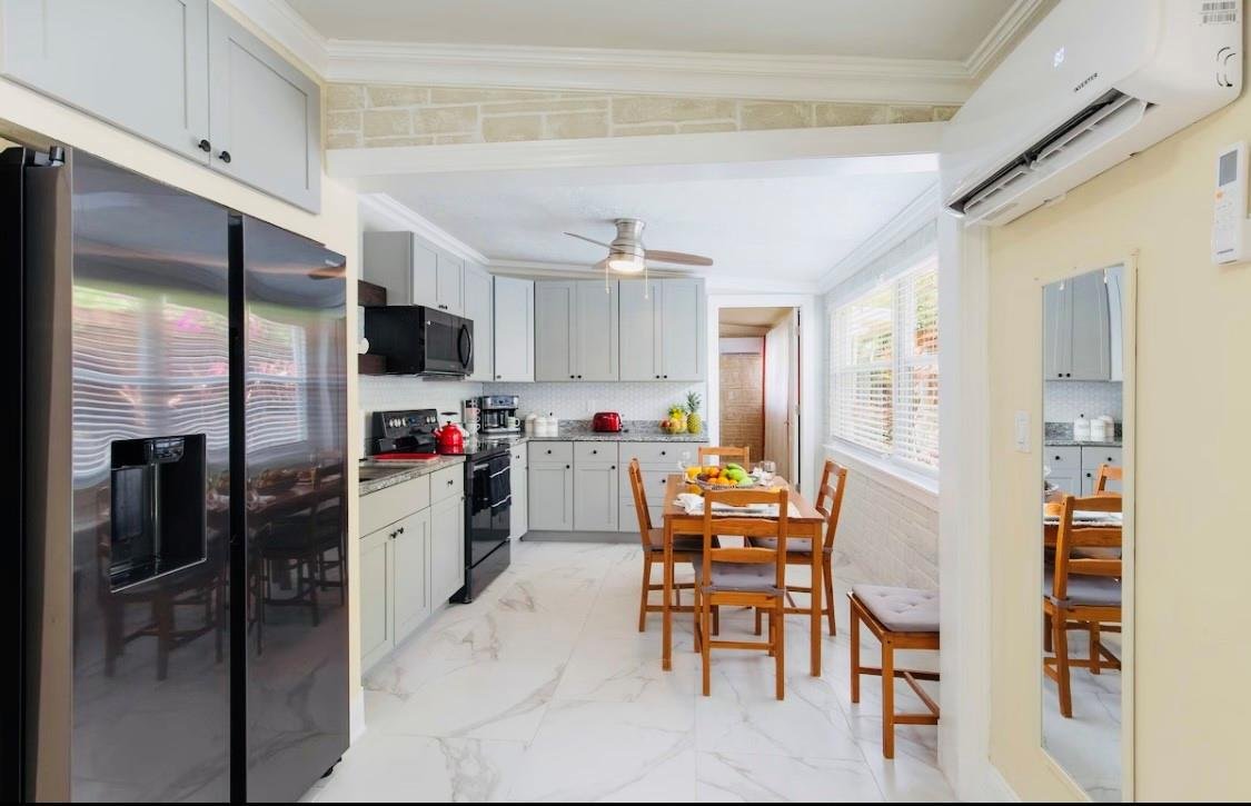 West Palm Beach Townhome: 279 Hach Lane (2/1)