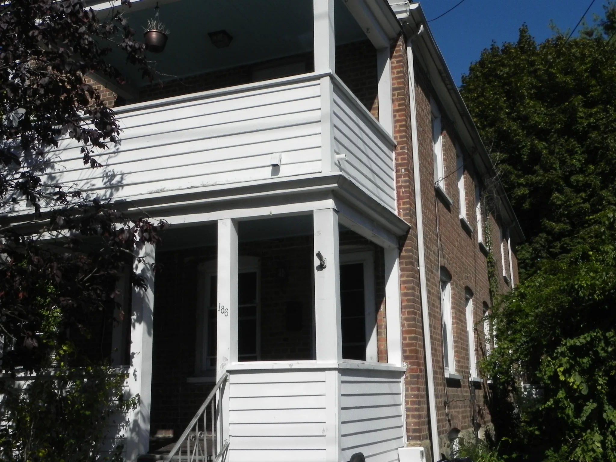 Fairfield Multiplex: 186 Grasmere Ave #3