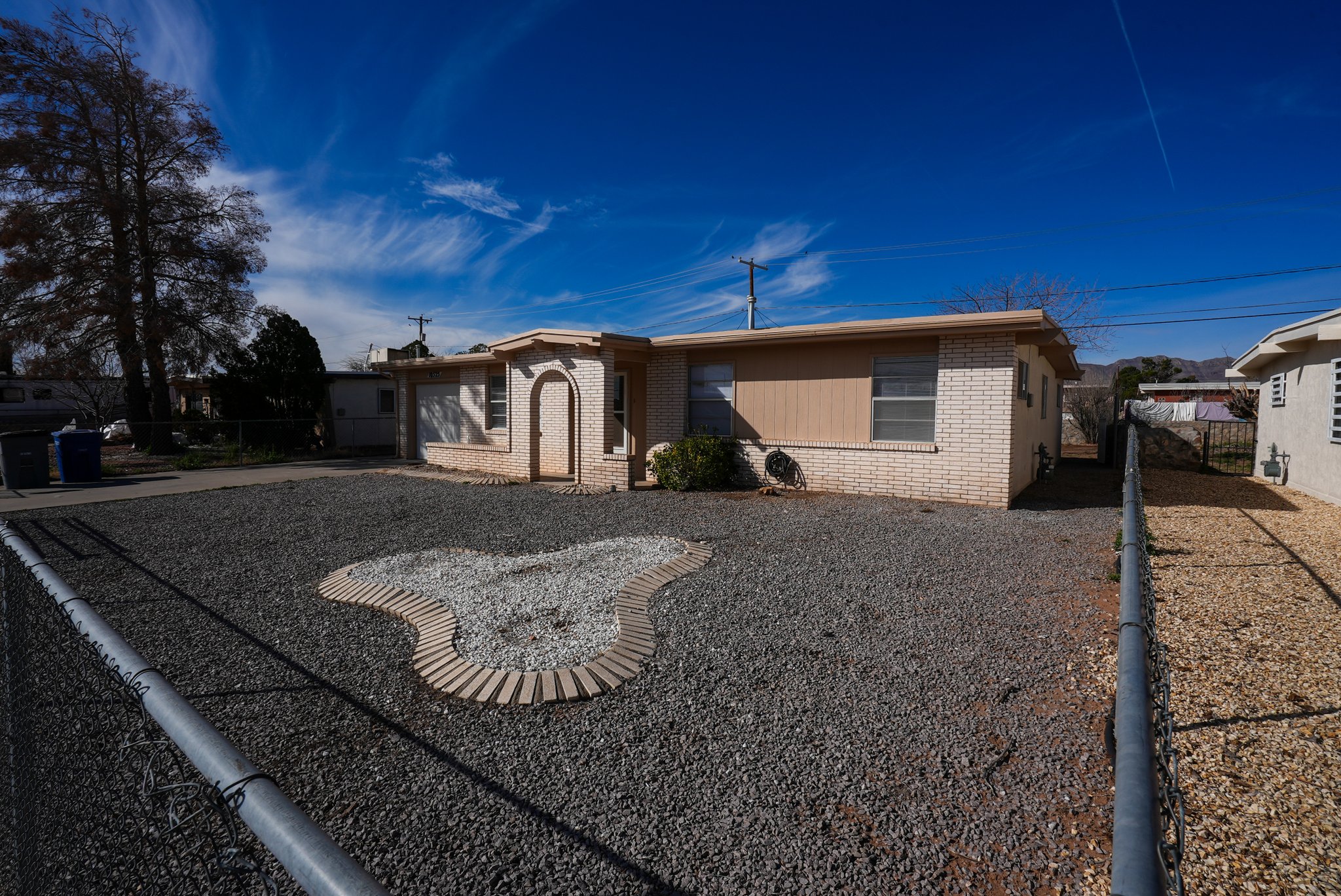 El Paso House: 10525 Champlain St