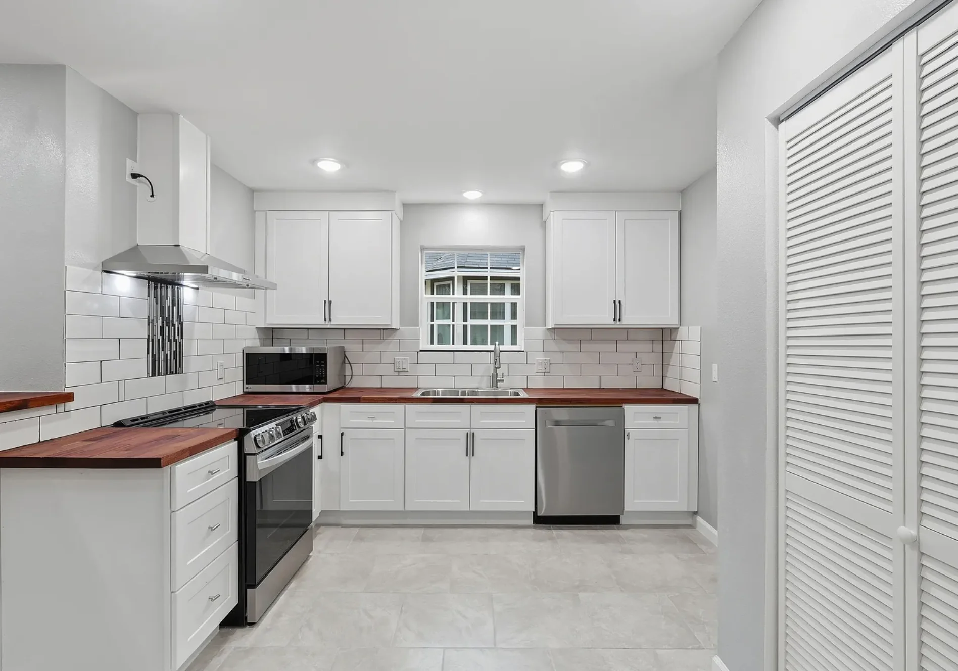 Spring Branch Multiplex: 1197 Chisolm Trl