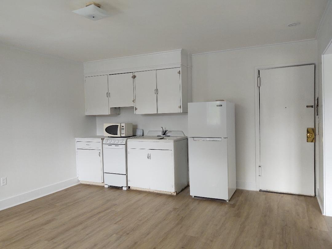 Dover Plains Apartment: 31 Wing Avenue