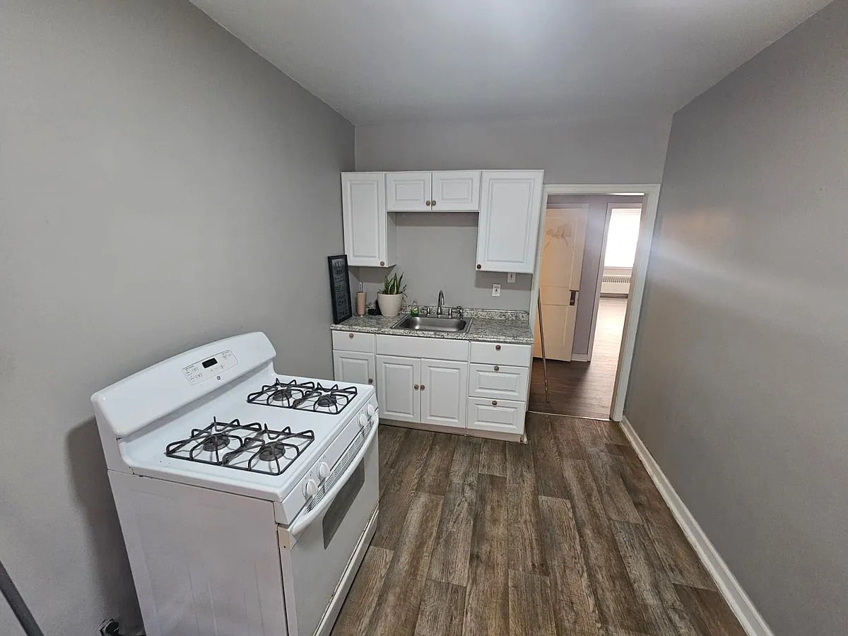 Philadelphia Apartment: 6315 Everett Ave