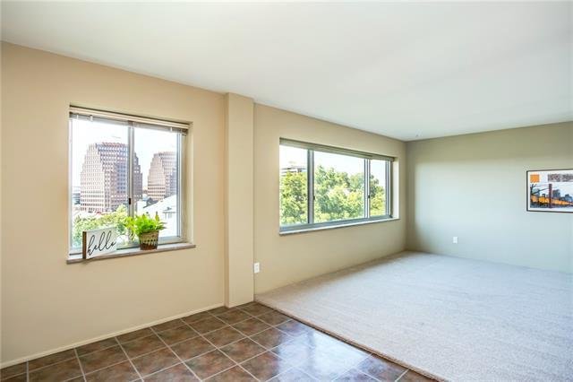 Kansas City Condo: 4550 Warwick Blvd