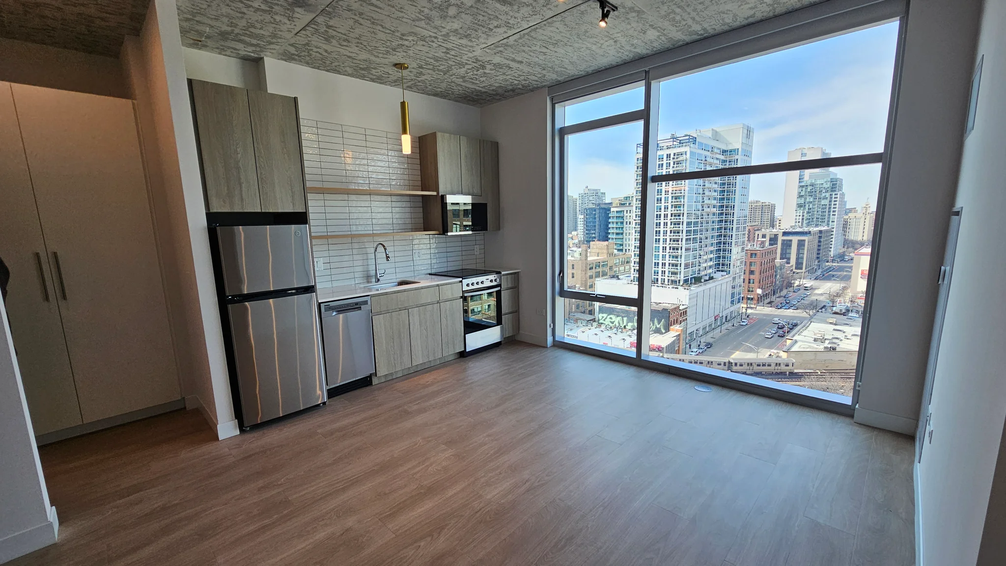 Chicago Condo: 208 W. Chicago