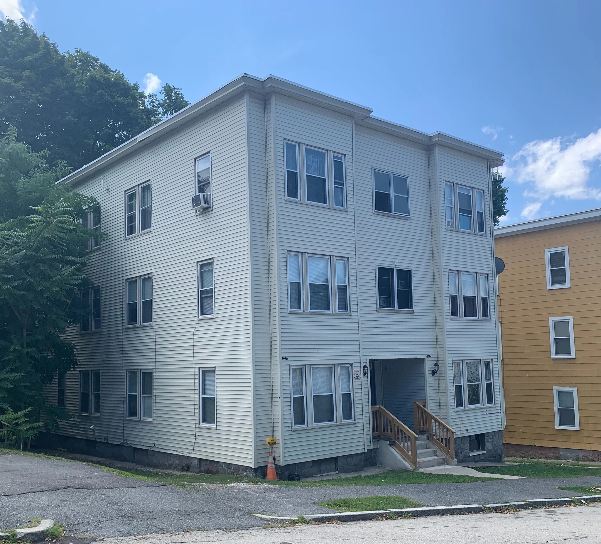 Worcester Condo: 16 Catharine Street