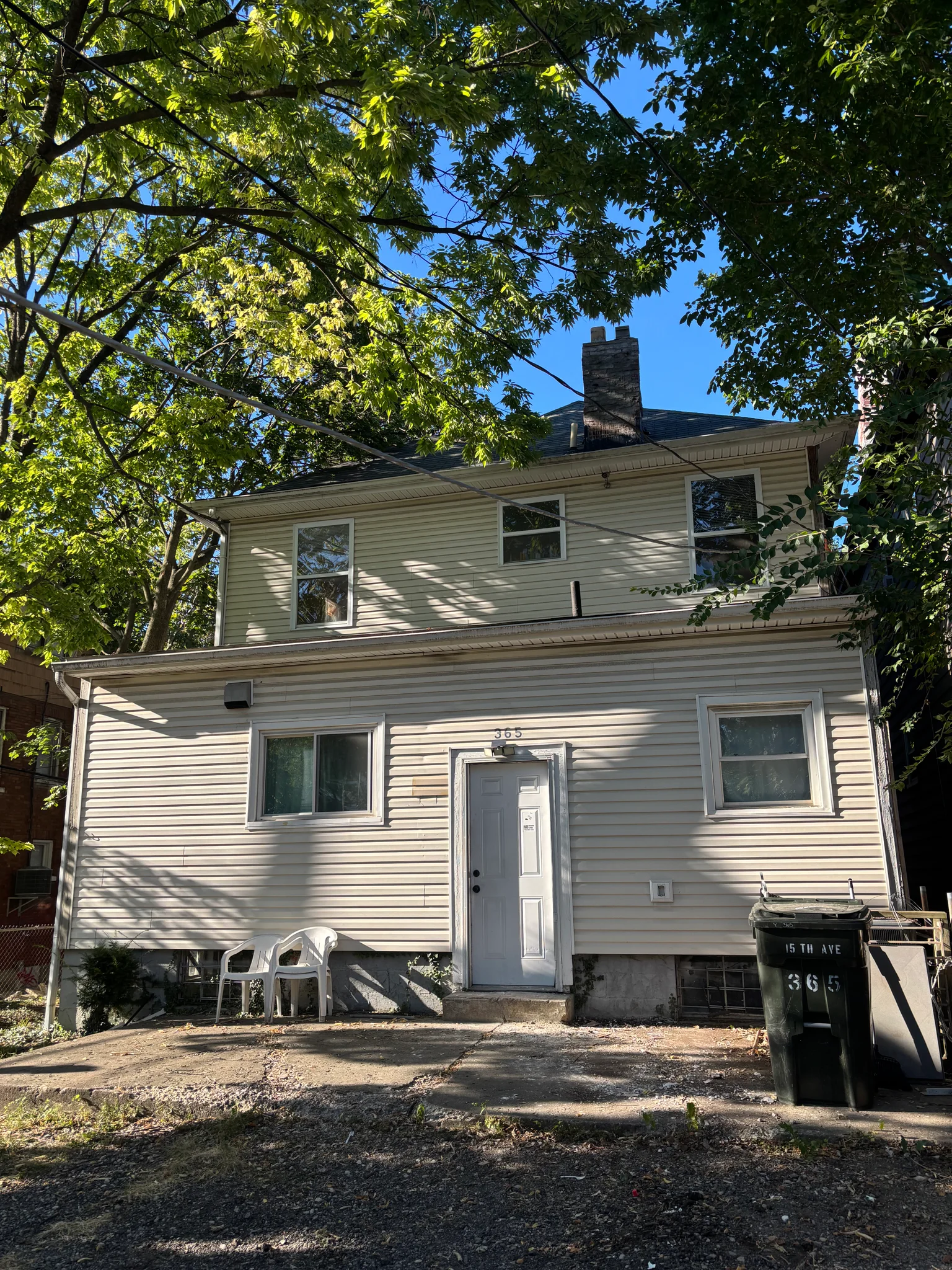 COLUMBUS House: 365 E 15TH AVE