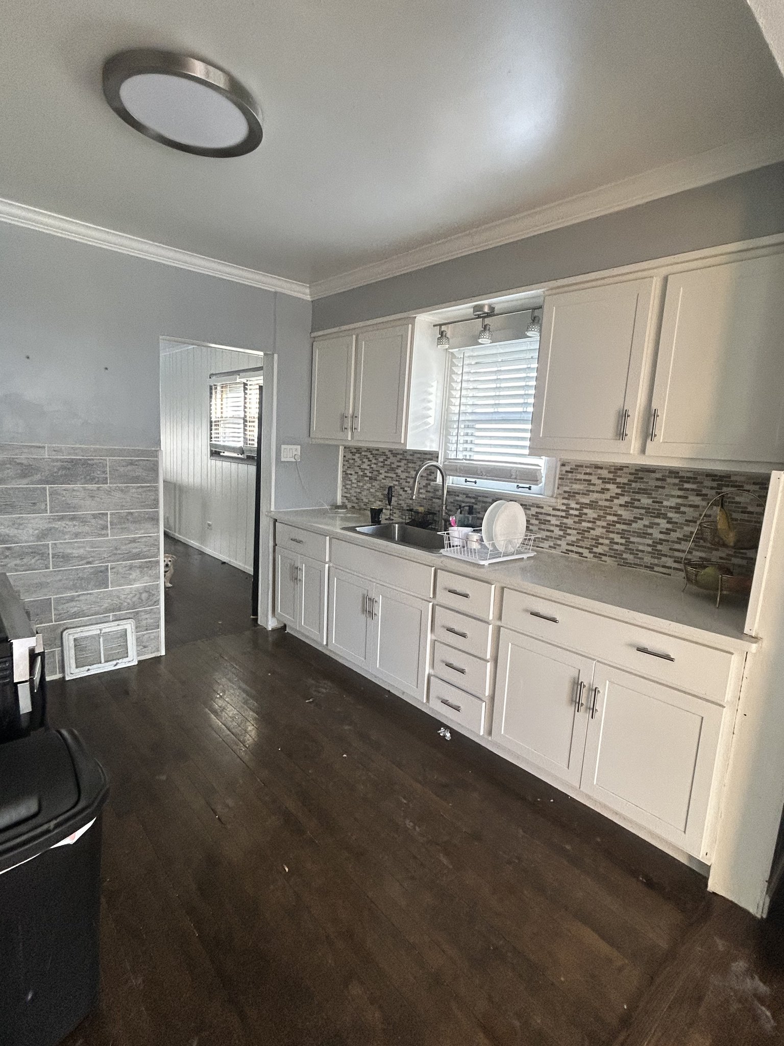 Chicago House: 3938 n New England ave