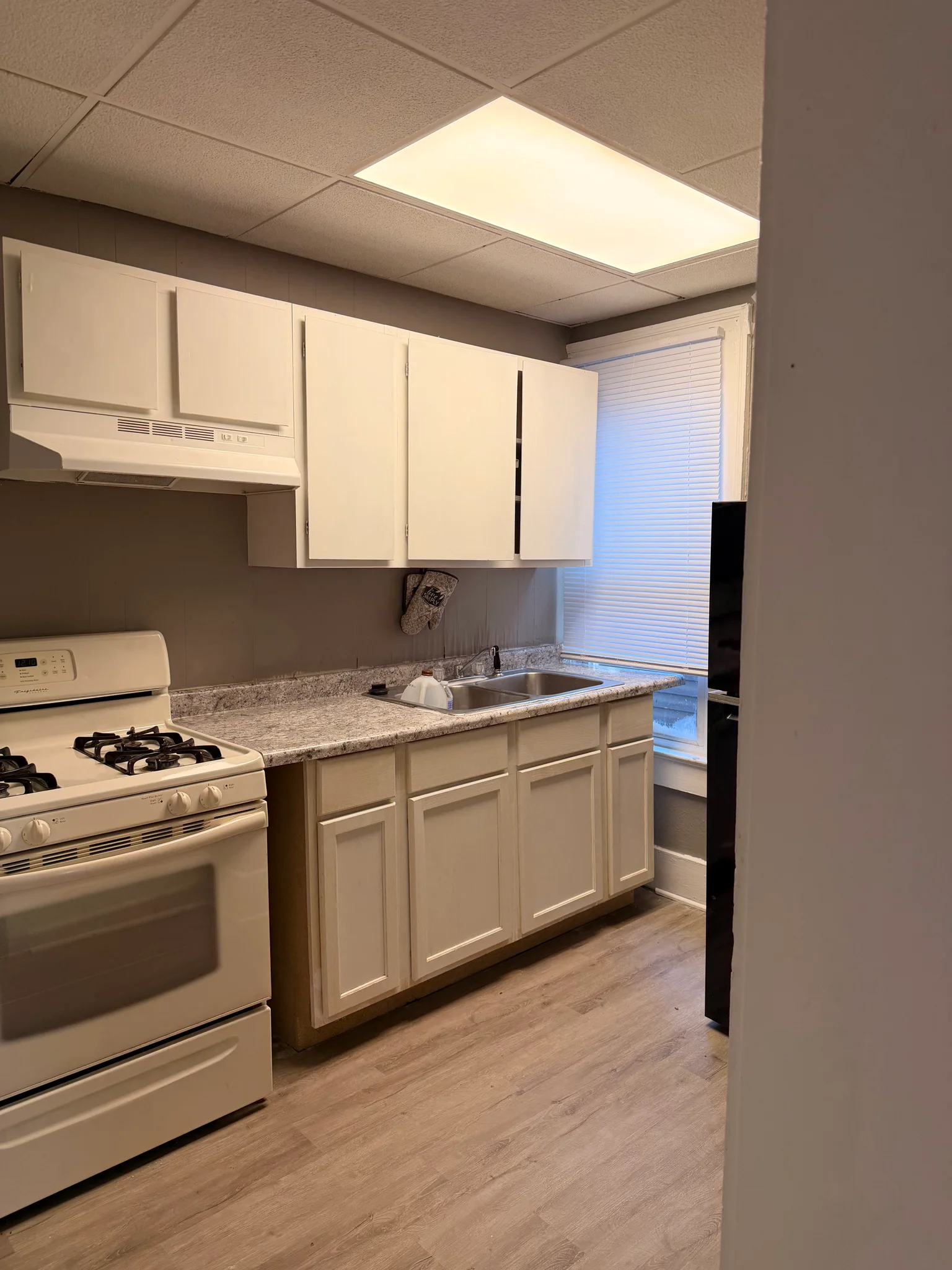 Springfield Multiplex: 1584 E Main St Apt# 4