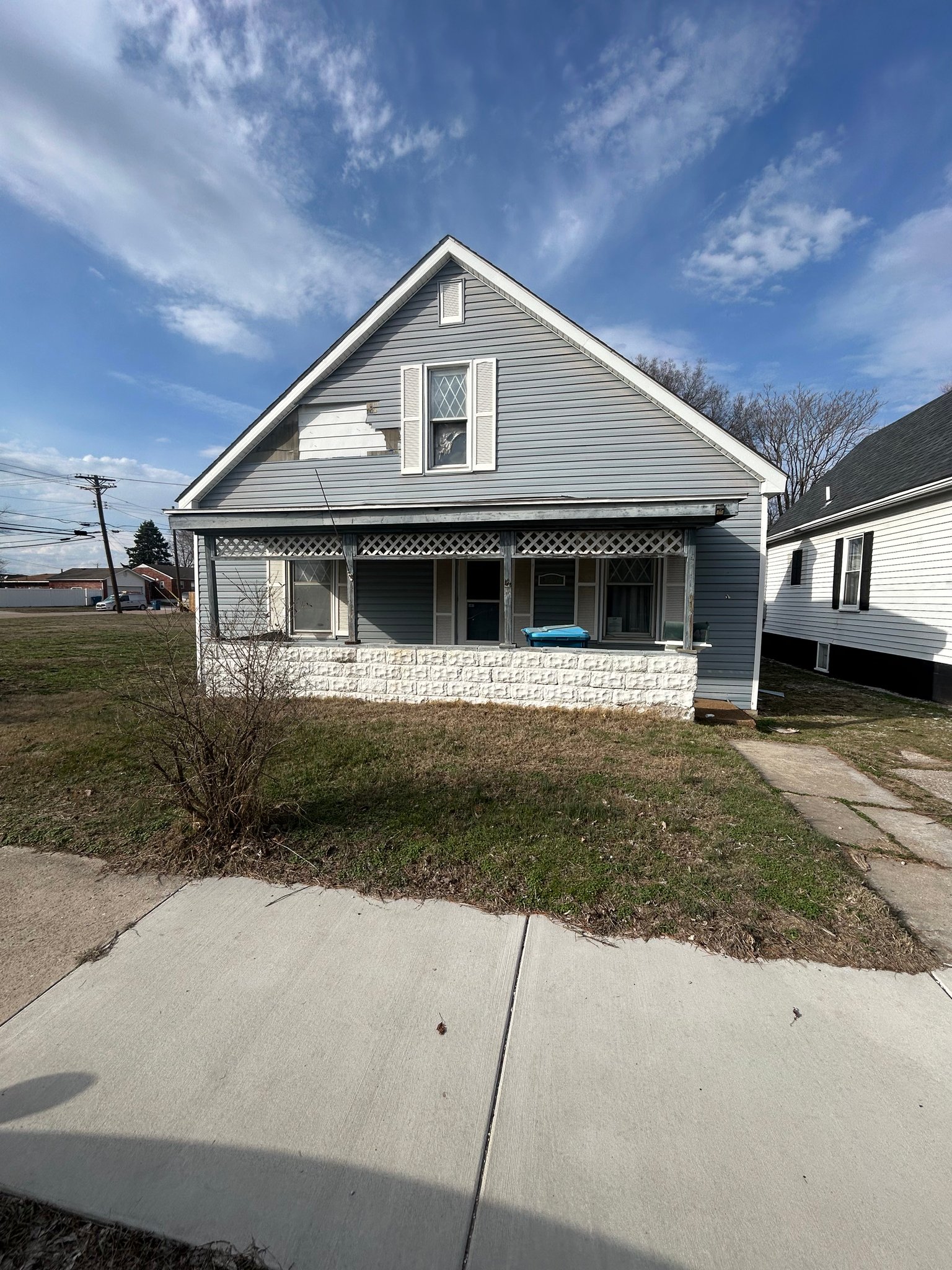 Woodriver House: 47 W Penning Ave