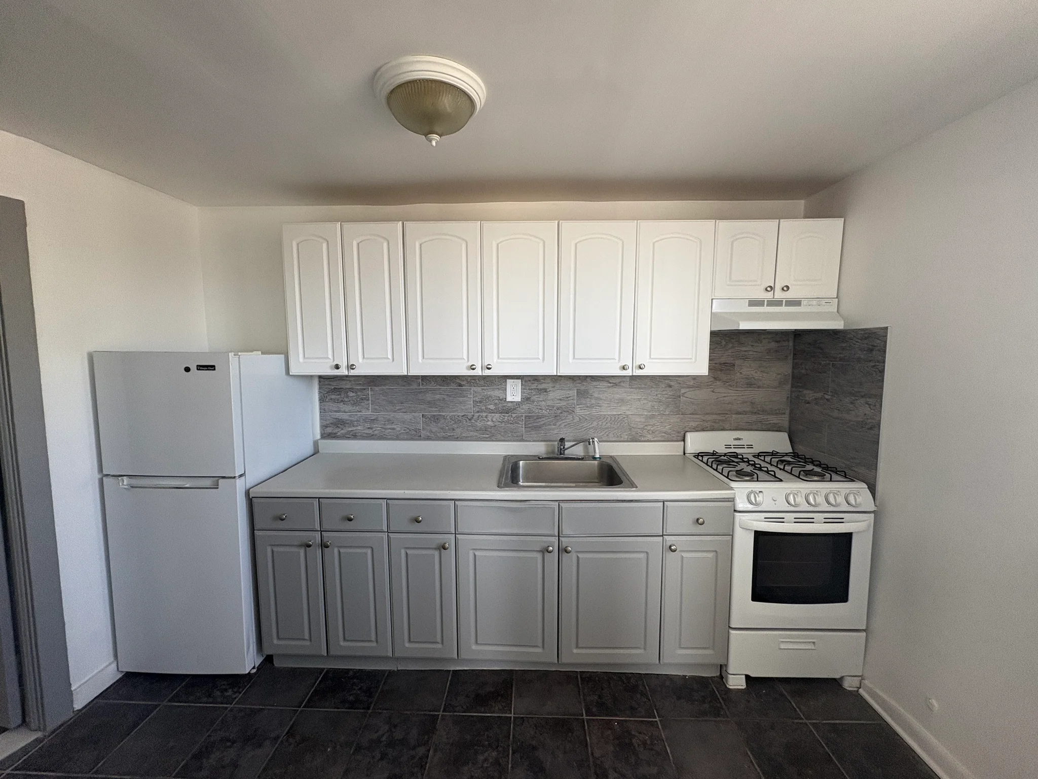 Ocean Grove Apartment: 91 Main Avenue