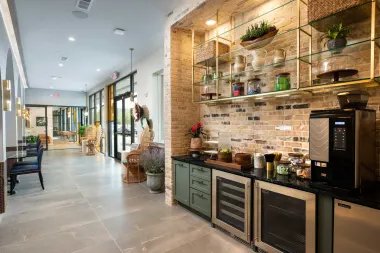 Houston Apartment: 720 W 26th St