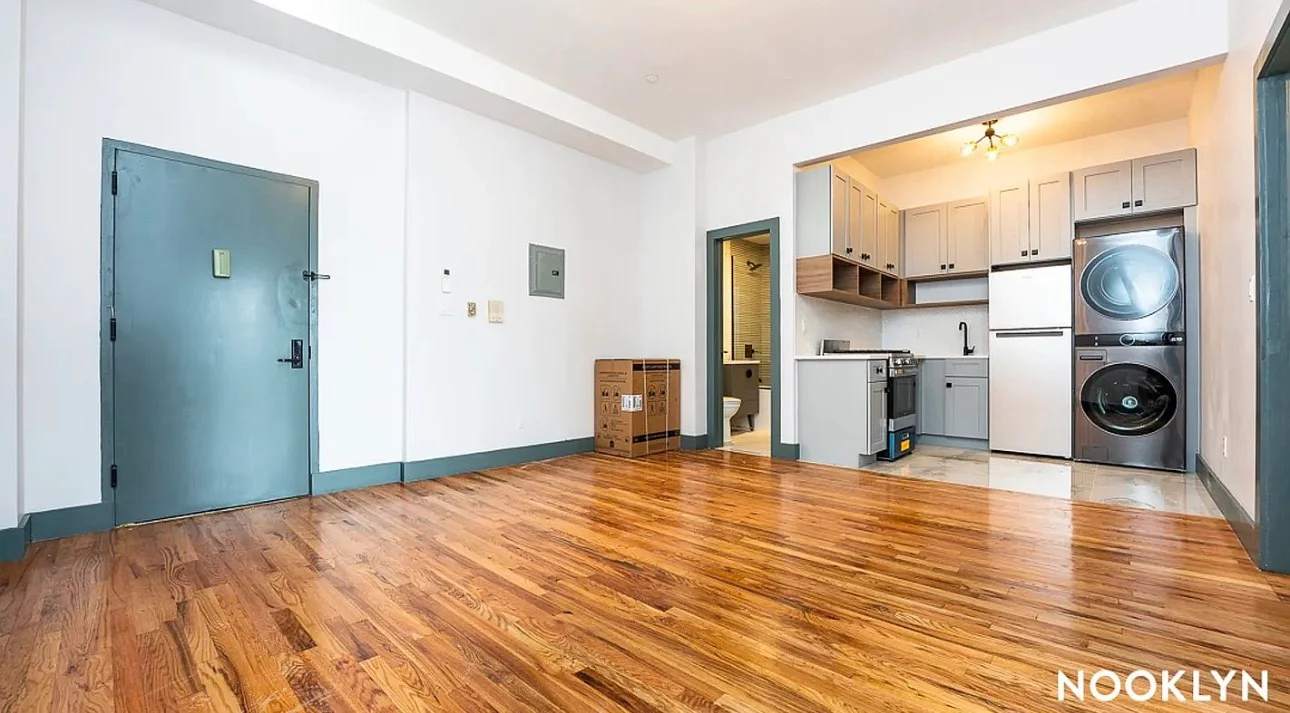 Brooklyn Apartment: 52 Monitor Street