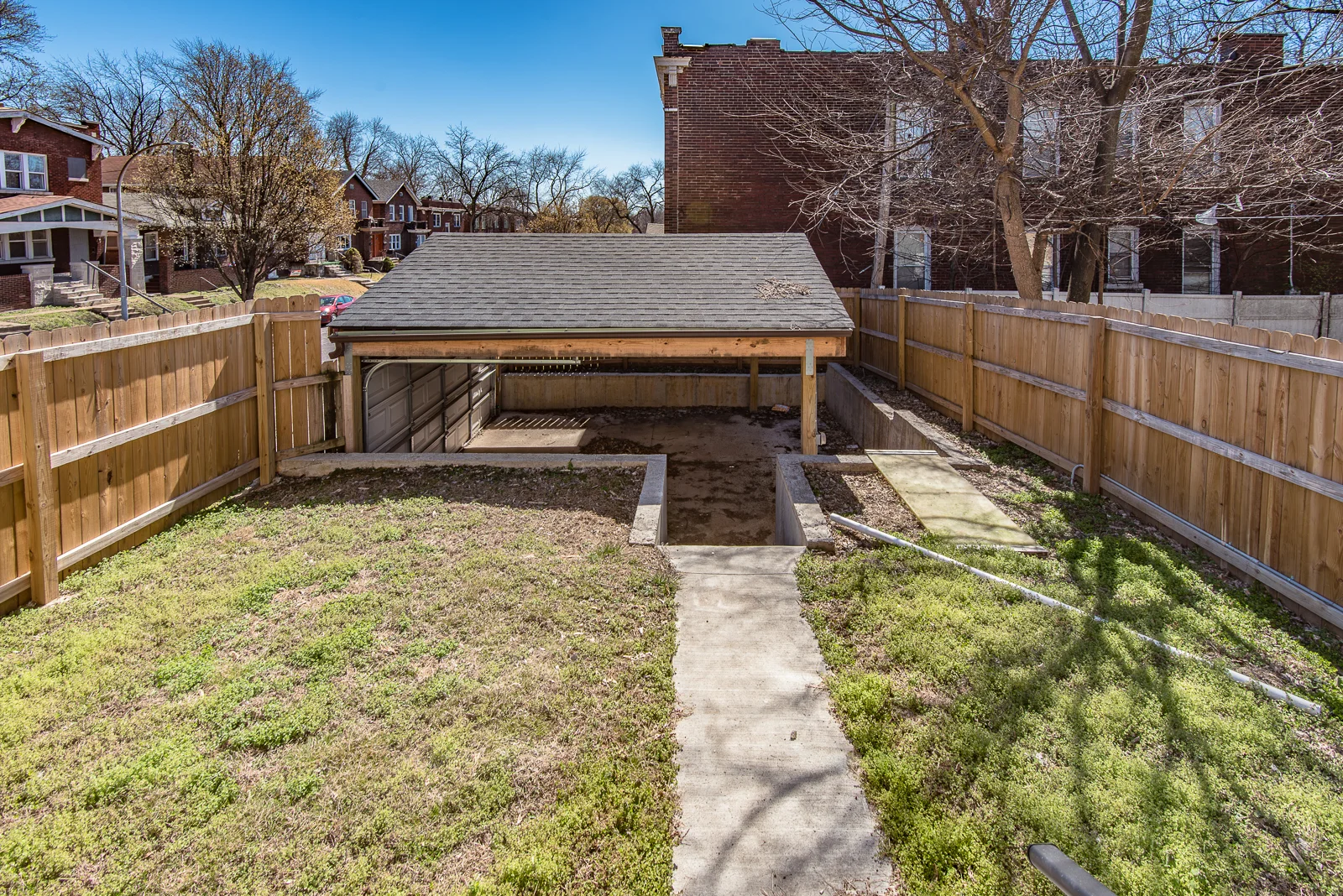 Saint Louis House: 3100 Potomac St