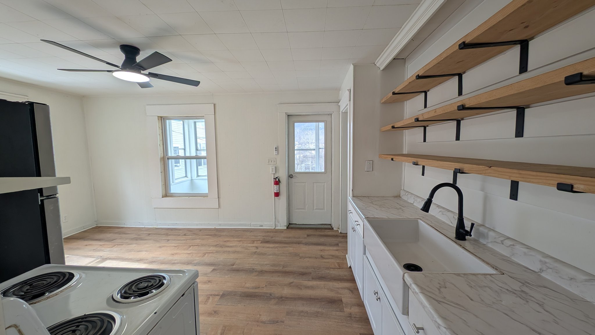 Berlin House: 416 Burgess Street