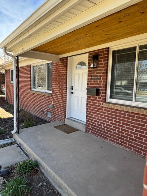 Denver House: 1540 Belaire St