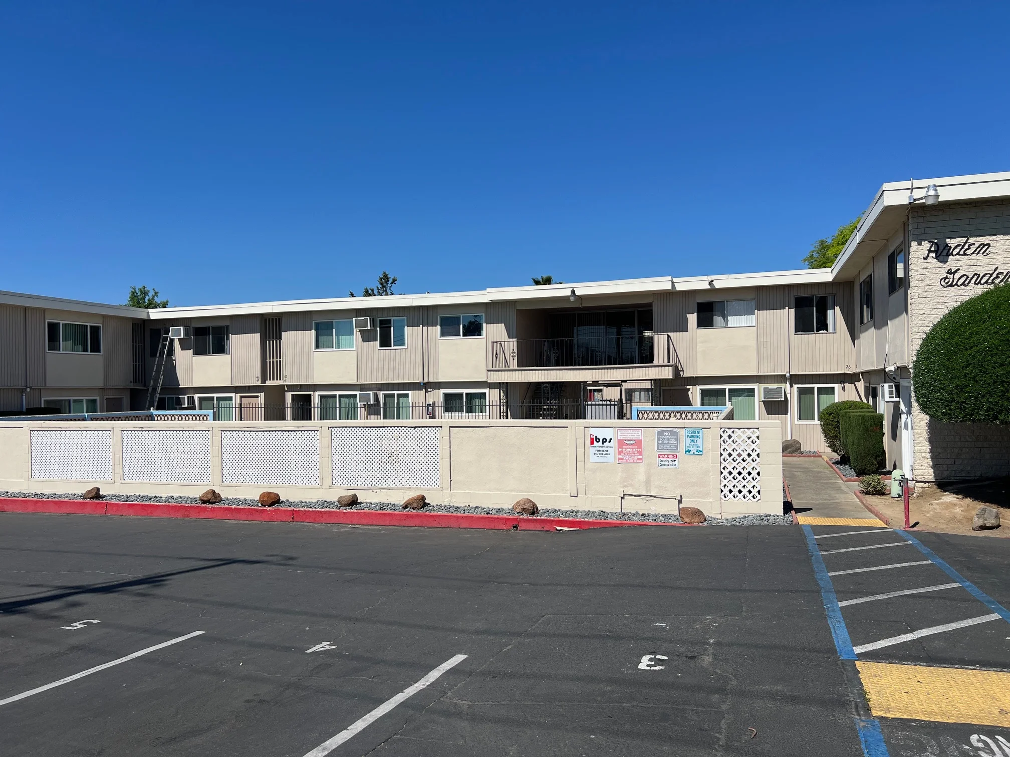 Sacramento Apartment: 2383 Arden Way